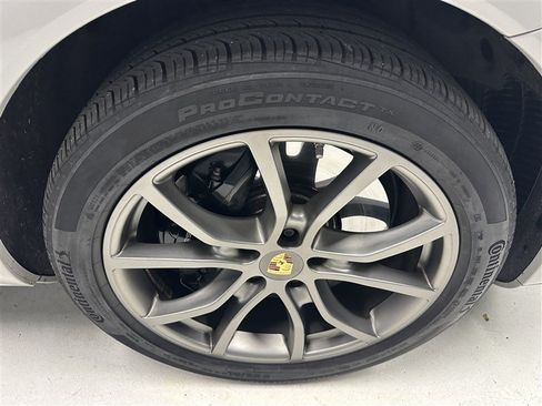 Used 2022 Porsche Cayenne Turbo AWD/4WD image 15