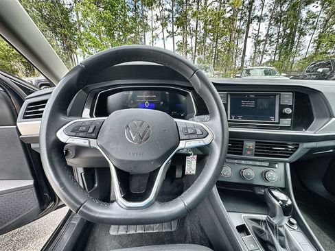 Used 2024 Volkswagen Jetta S image 11