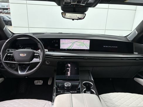 Used 2025 Cadillac Escalade V AWD/4WD image 23