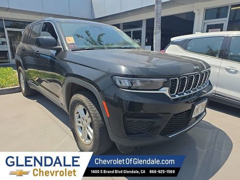 Used 2023 Jeep Grand Cherokee Laredo AWD/4WD image 8
