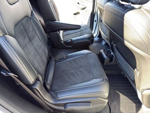 Used 2024 Jeep Grand Cherokee L Altitude image 30