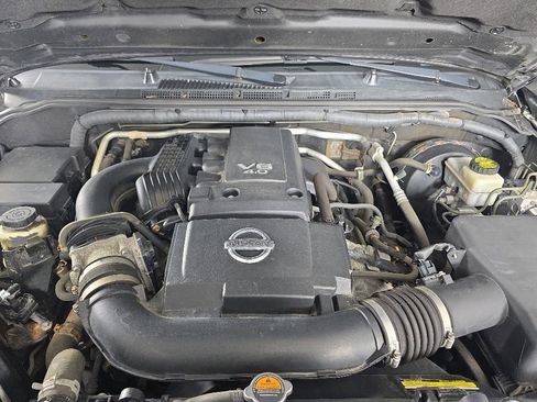 Used 2017 Nissan Frontier PRO-4X AWD/4WD image 6