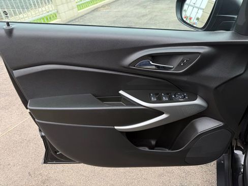 Used 2024 Chevrolet Trax LS image 17