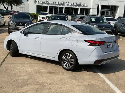 Used 2025 Nissan Versa SV image 7