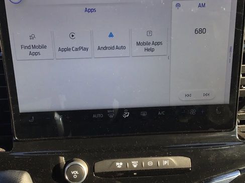 Used 2023 Ford Transit 350 XLT image 11