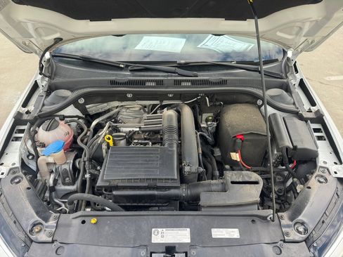 Used 2017 Volkswagen Jetta SE image 20