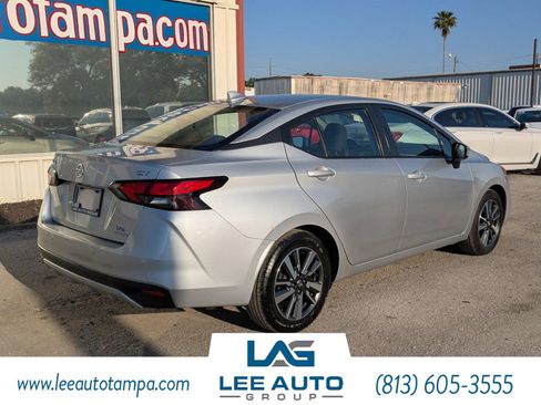 Used 2021 Nissan Versa SV image 3