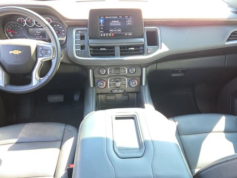 Used 2023 Chevrolet Traverse LT image 14