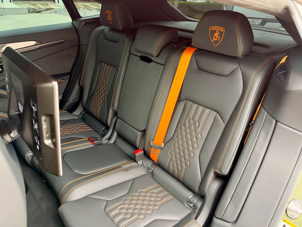 Used 2025 Lamborghini Urus SE AWD/4WD image 21
