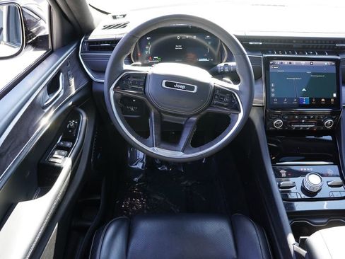 Used 2023 Jeep Grand Cherokee Overland w/ Luxury Tech Group IV AWD/4WD image 21