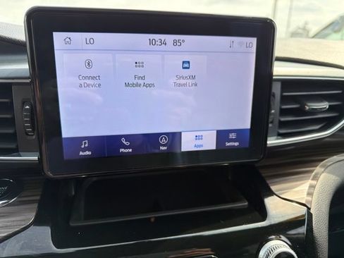 Used 2023 Ford Explorer Limited AWD/4WD image 18