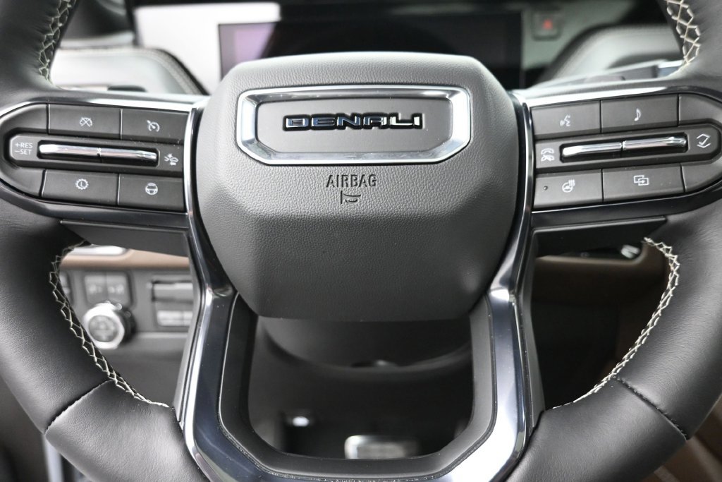 Used 2026 GMC Yukon Denali Ultimate AWD/4WD image 28