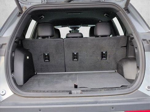 Used 2025 Chevrolet Equinox LT w/ Convenience Package II FWD image 6