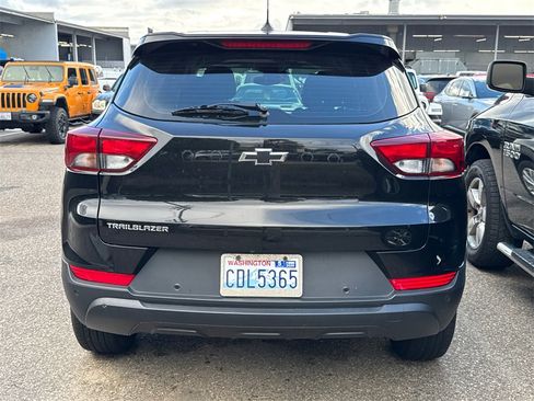 Used 2021 Chevrolet TrailBlazer LS w/ LPO, Blackout Package image 22
