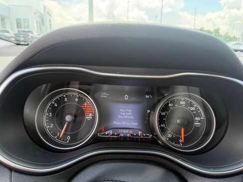 Used 2019 Jeep Cherokee Trailhawk w/ Comfort/Convenience Group AWD/4WD image 15