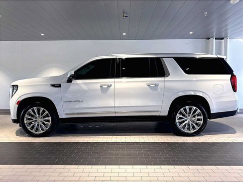 Used 2023 GMC Yukon XL Denali w/ Advanced Technology Package AWD/4WD image 2
