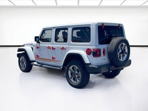 Used 2019 Jeep Wrangler Unlimited Sahara AWD/4WD image 6