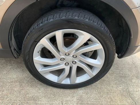 Used 2017 Land Rover Discovery Sport HSE AWD/4WD image 23