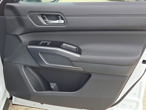 New 2026 Nissan Pathfinder SL AWD/4WD image 6