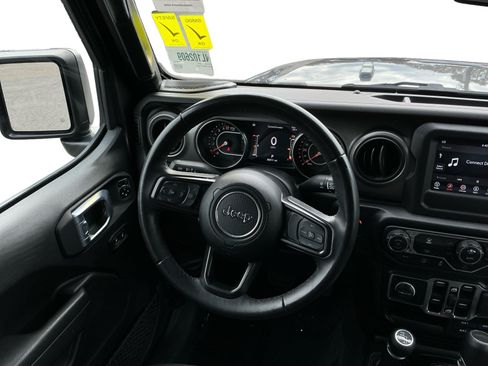 Used 2022 Jeep Gladiator Sport AWD/4WD image 12