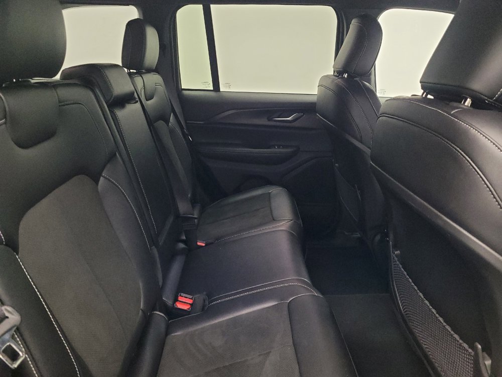 Used 2023 Jeep Grand Cherokee Altitude AWD/4WD image 19