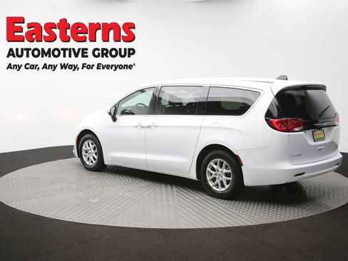 Used 2022 Chrysler Voyager LX FWD image 62