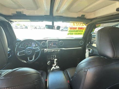 Used 2021 Jeep Wrangler Unlimited Sahara w/ Cold Weather Group AWD/4WD image 21