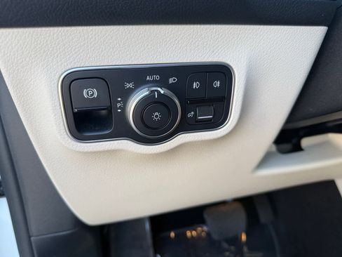 Certified 2022 Mercedes-Benz GLB 250 4MATIC image 25