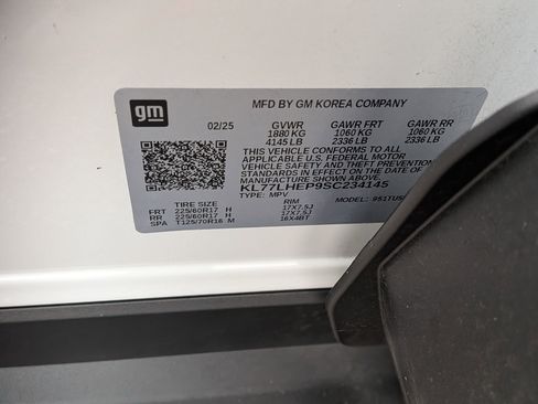 Certified 2025 Chevrolet Trax LT w/ LT Convenience Package image 35