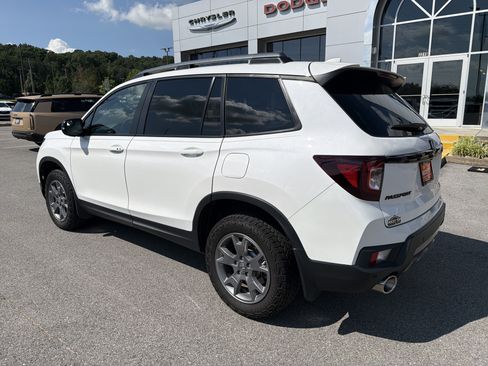 Used 2025 Honda Passport TrailSport image 10