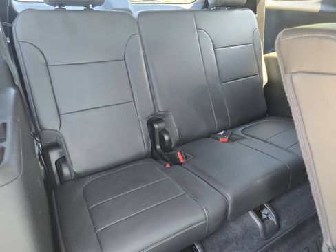 Used 2023 Chevrolet Traverse LT w/ LT Premium Package AWD/4WD image 20