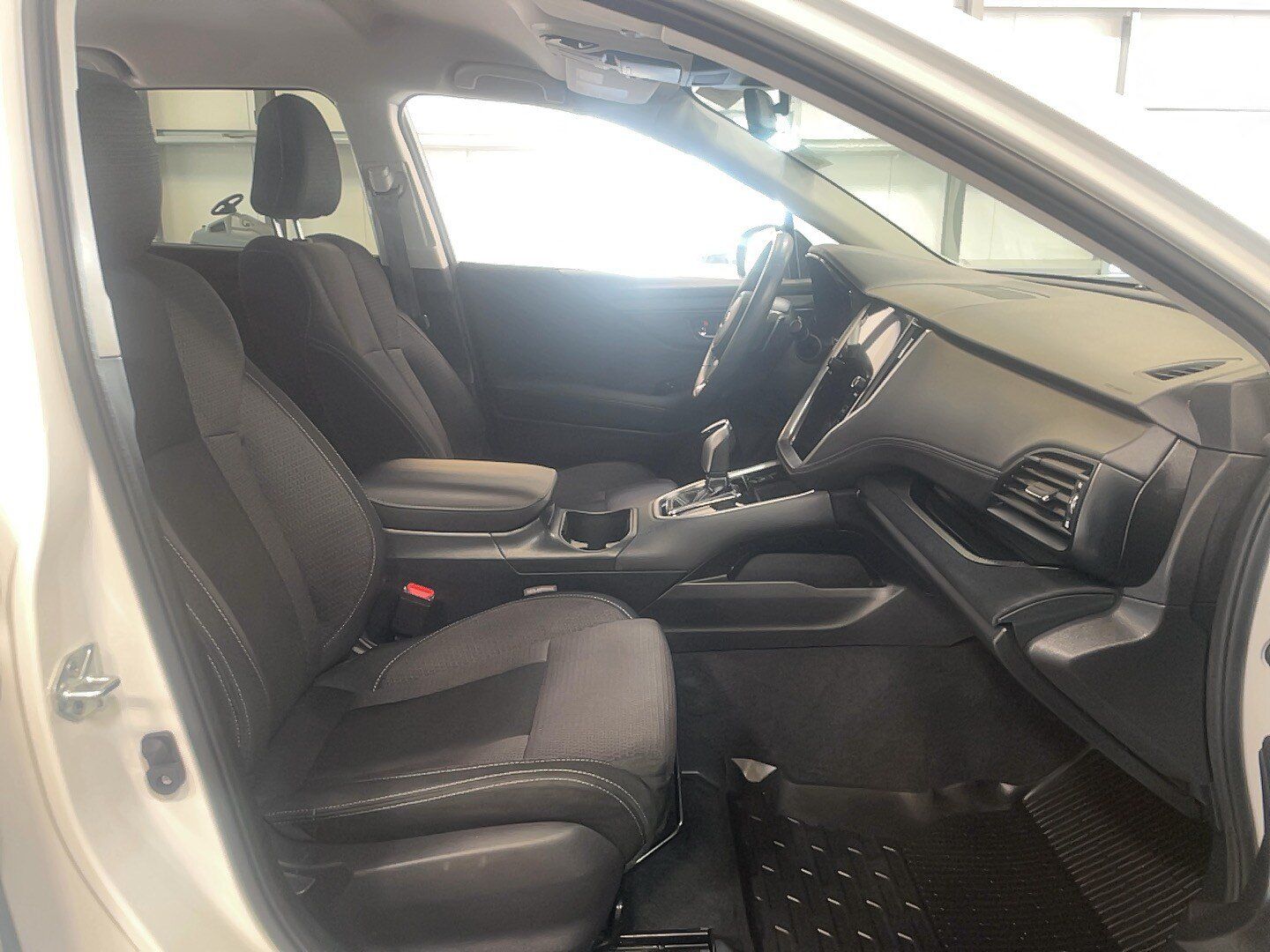 Used 2024 Subaru Outback Premium AWD/4WD image 9