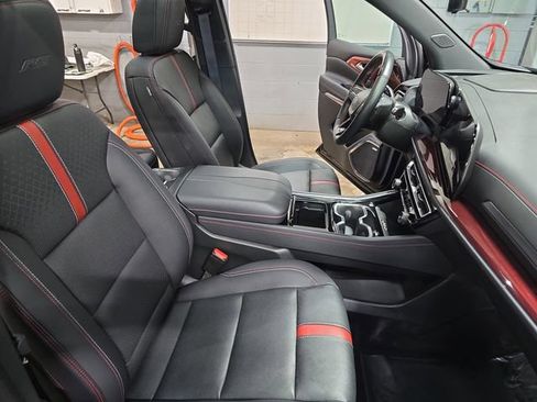 Used 2024 Chevrolet Traverse RS w/ LPO, Floor Liner Package AWD/4WD image 12