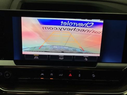 Used 2025 Chevrolet Silverado 1500 LT Trail Boss w/ Convenience Package II AWD/4WD image 20