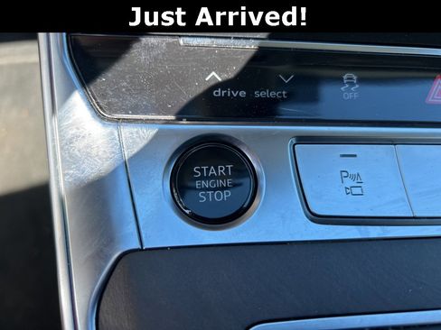 Used 2024 Audi A6 Premium Plus image 19