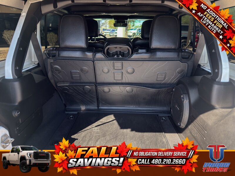Used 2024 Jeep Wrangler Unlimited Sahara w/ Technology Group AWD/4WD image 9