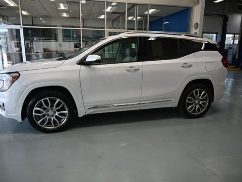 Used 2023 GMC Terrain Denali AWD/4WD image 7