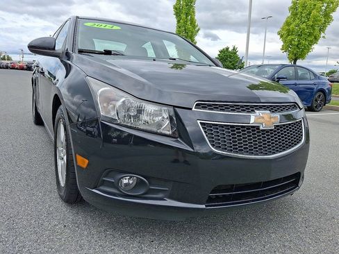 Used 2014 Chevrolet Cruze LT FWD image 2