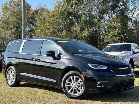 New 2026 Chrysler Pacifica Select FWD image 9