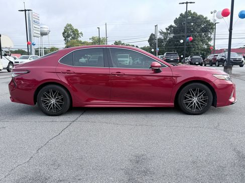 Used 2019 Toyota Camry XSE FWD image 4
