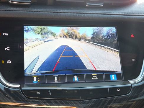Used 2023 Cadillac XT6 Premium Luxury w/ Technology Package FWD image 22