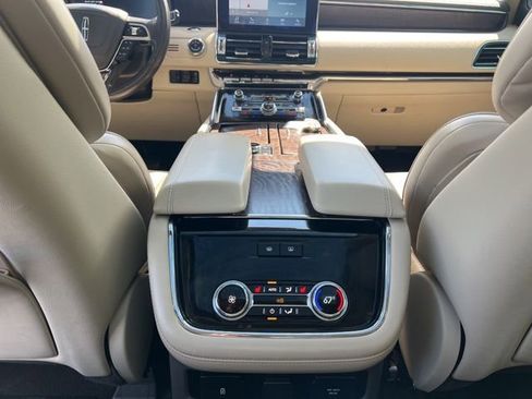 Used 2019 Lincoln Navigator Reserve image 20