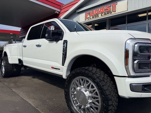 Used 2025 Ford F450 Platinum w/ Platinum Plus Package image 17