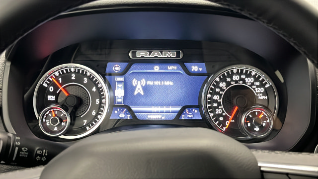 Used 2025 RAM 1500 Laramie w/ Sport Appearance Package AWD/4WD image 16