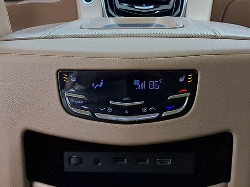 Used 2020 Cadillac Escalade ESV Platinum image 42