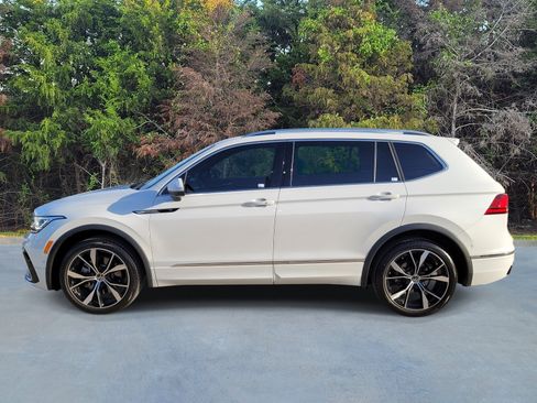 Used 2024 Volkswagen Tiguan SEL R-Line w/ MDO Package, Two-Row AWD/4WD image 22