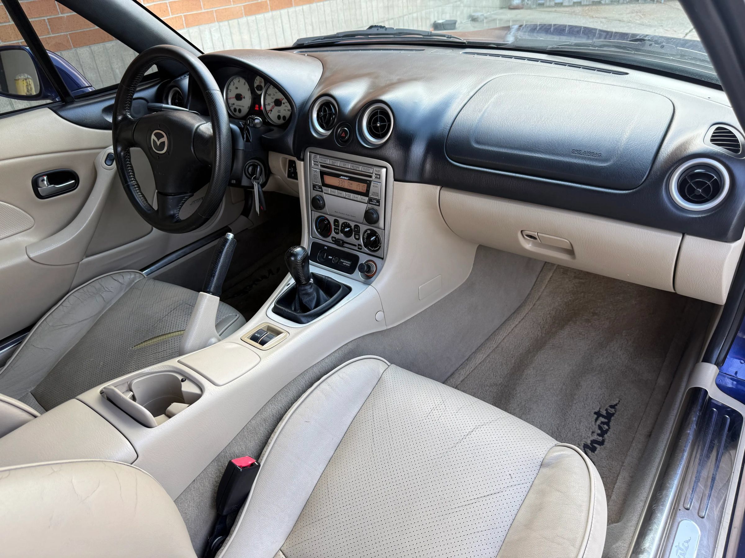 Used 2004 MAZDA MX-5 Miata LS w/ Sports Look Appearance Pkg RWD image 19