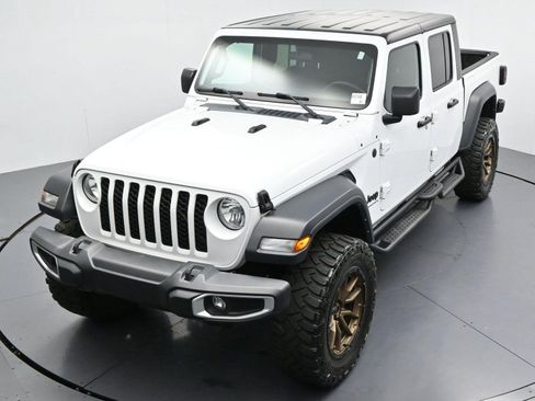 Used 2023 Jeep Gladiator Sport AWD/4WD image 34