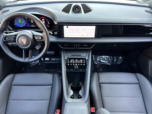 New 2025 Porsche Macan Electric image 6