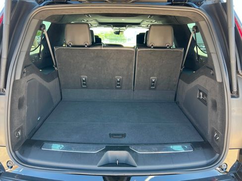 Used 2024 Cadillac Escalade ESV Premium Luxury Platinum AWD/4WD image 24